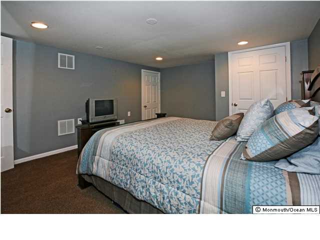 20 Glen Road Howell, NJ 07731 - Photo 17 of 22 Additional Photo