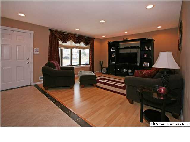 20 Glen Road Howell, NJ 07731 - Photo 5 of 22 Additional Photo