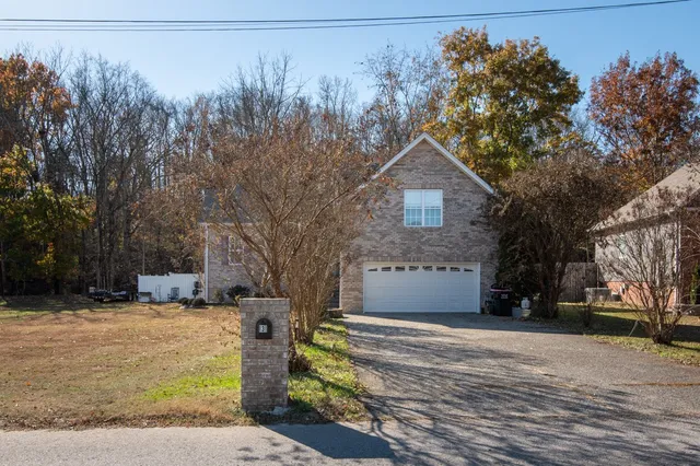 $415,000 | 131 Brookview Circle, Goodlettsville, TN 37072