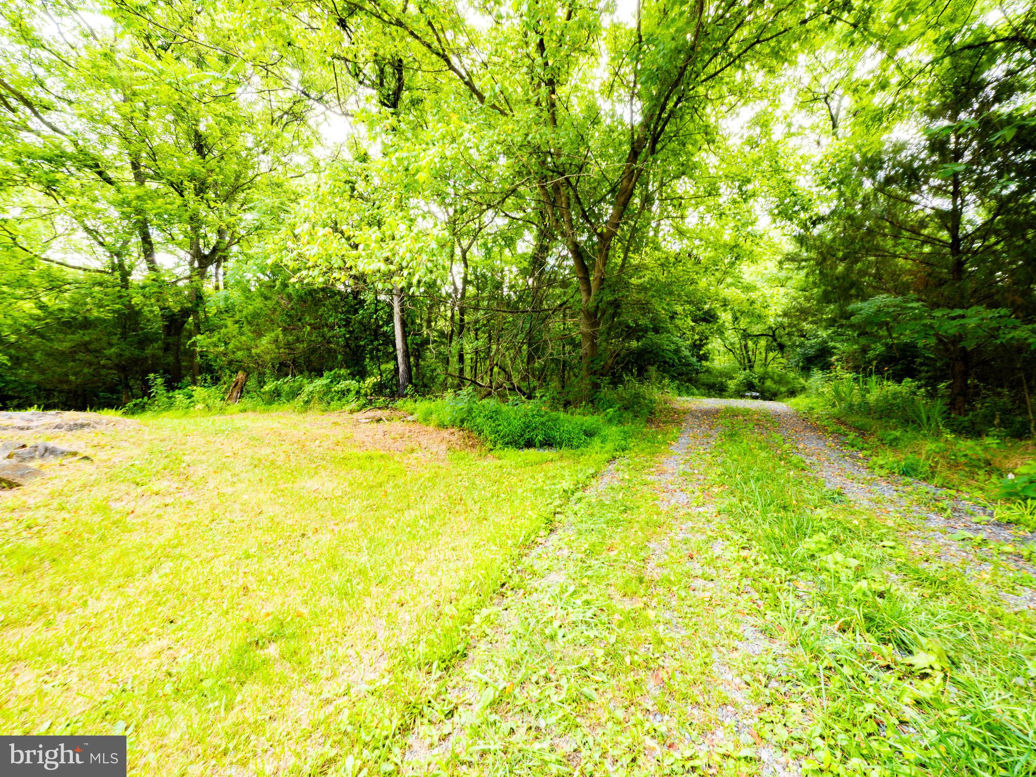 312 Jamestown Road Summit Point, WV 25446 - Photo 4 of 8