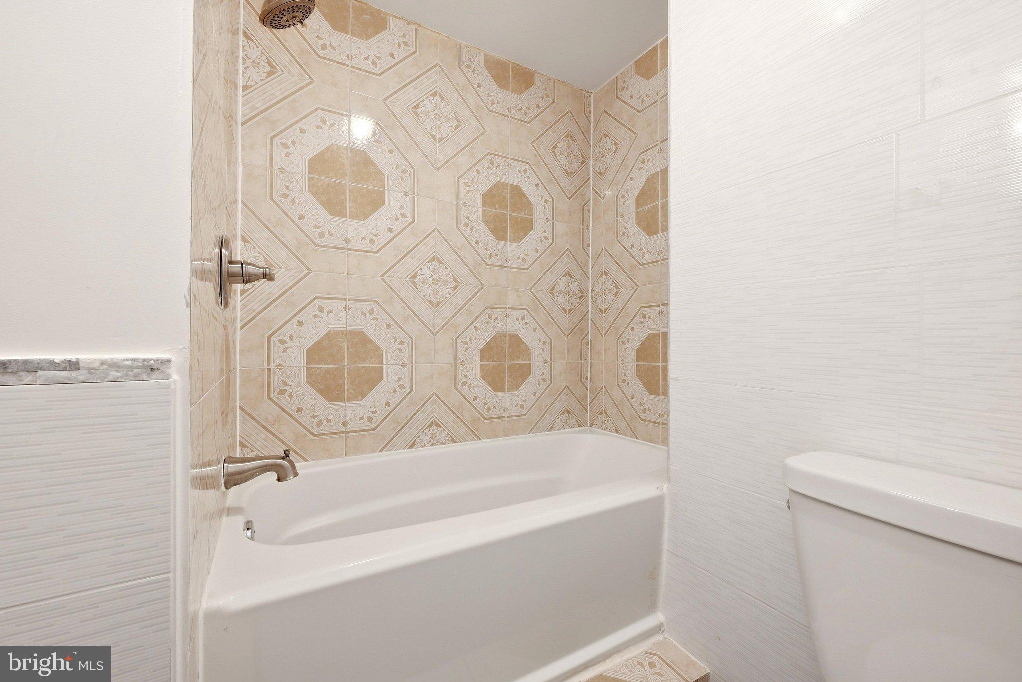 5986 Powell's Landing Road Burke, VA 22015 - Photo 35 of 40 Bathroom