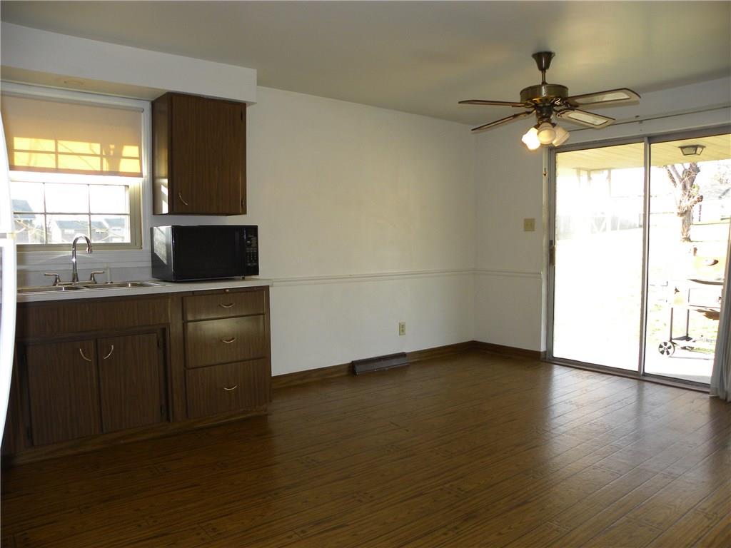 222 Roth Street Houston, PA 15342 - Photo 11 of 25 Tons of space for your table & slider to your patio