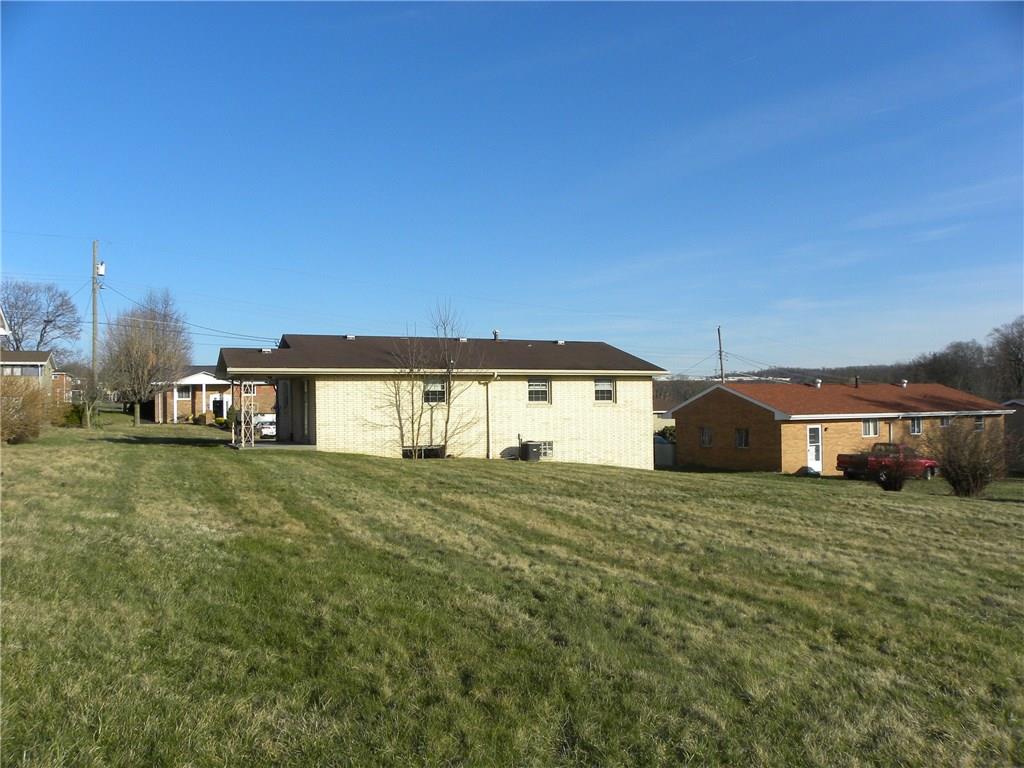 Get out the football because this yard is huge! 