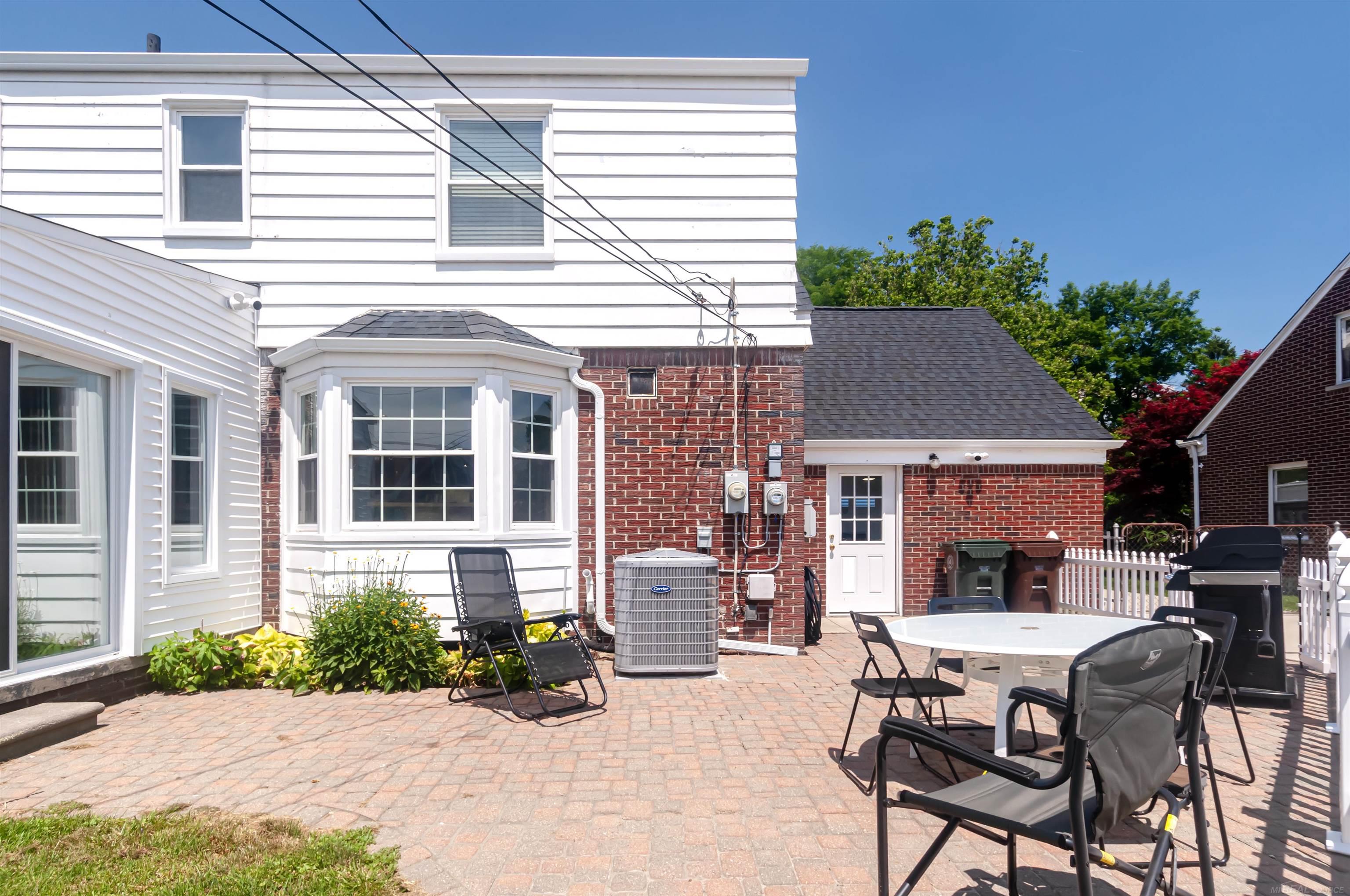 1723 Hawthorne Road Grosse Pointe, MI 48236 - Photo 41 of 47 50219839-DB3027C1-A92F-46E9-98C4-A75DDAF4ED14.JPG