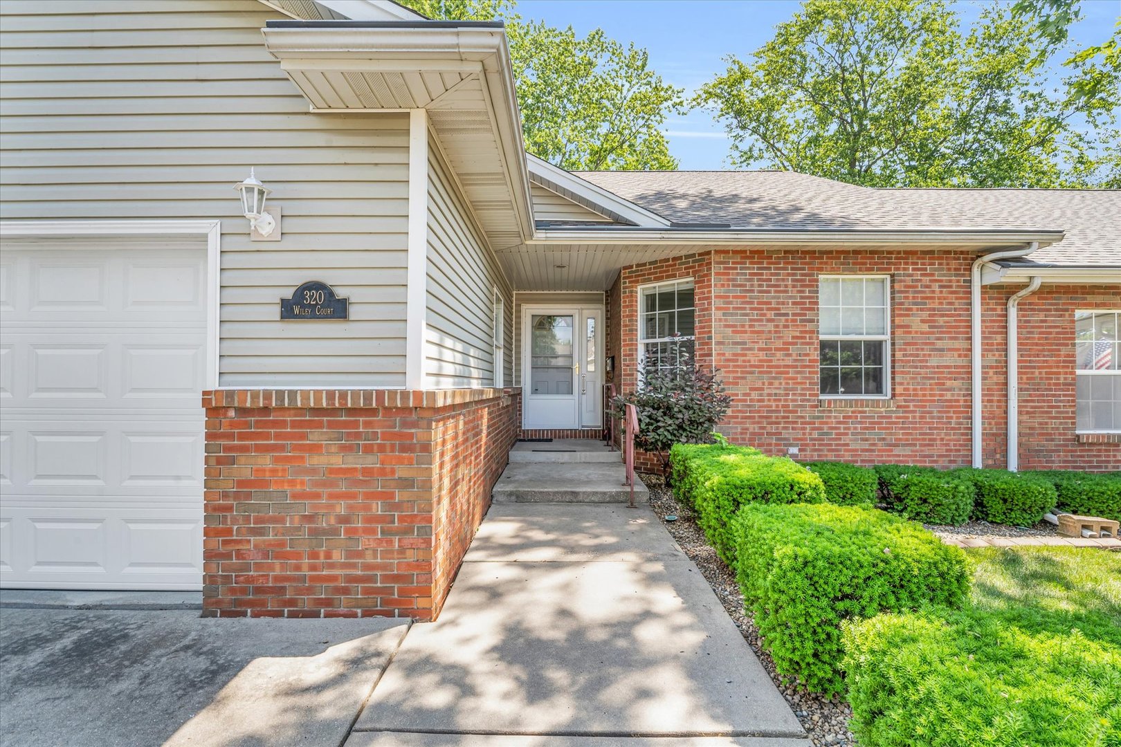 320 Wiley Court, Unit 320 Rantoul, IL 61866 - Photo 3 of 32 Gallery Image 3