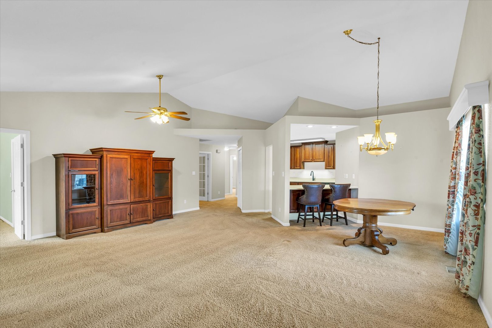 320 Wiley Court, Unit 320 Rantoul, IL 61866 - Photo 5 of 32 Gallery Image 5