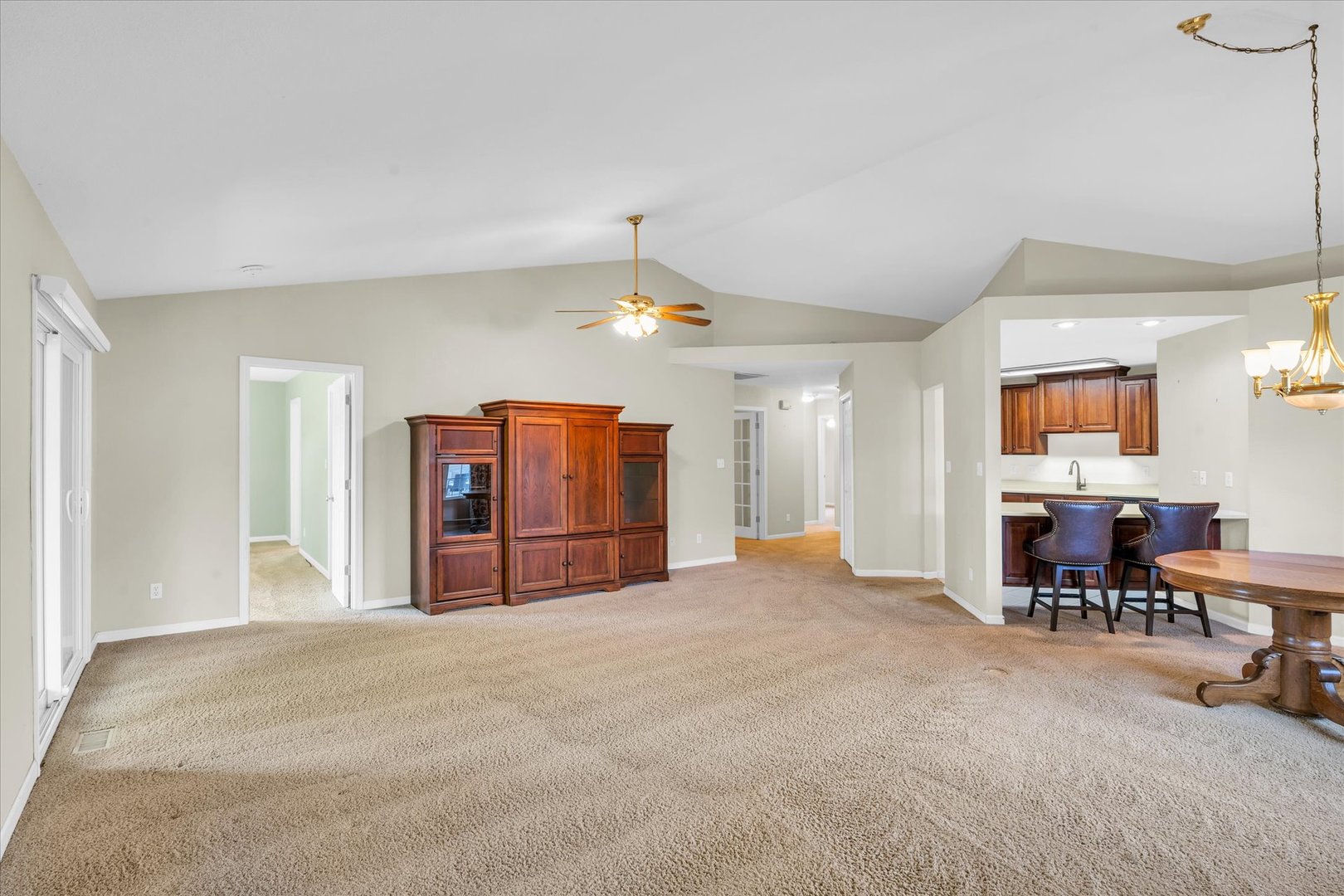 320 Wiley Court, Unit 320 Rantoul, IL 61866 - Photo 6 of 32 Gallery Image 6