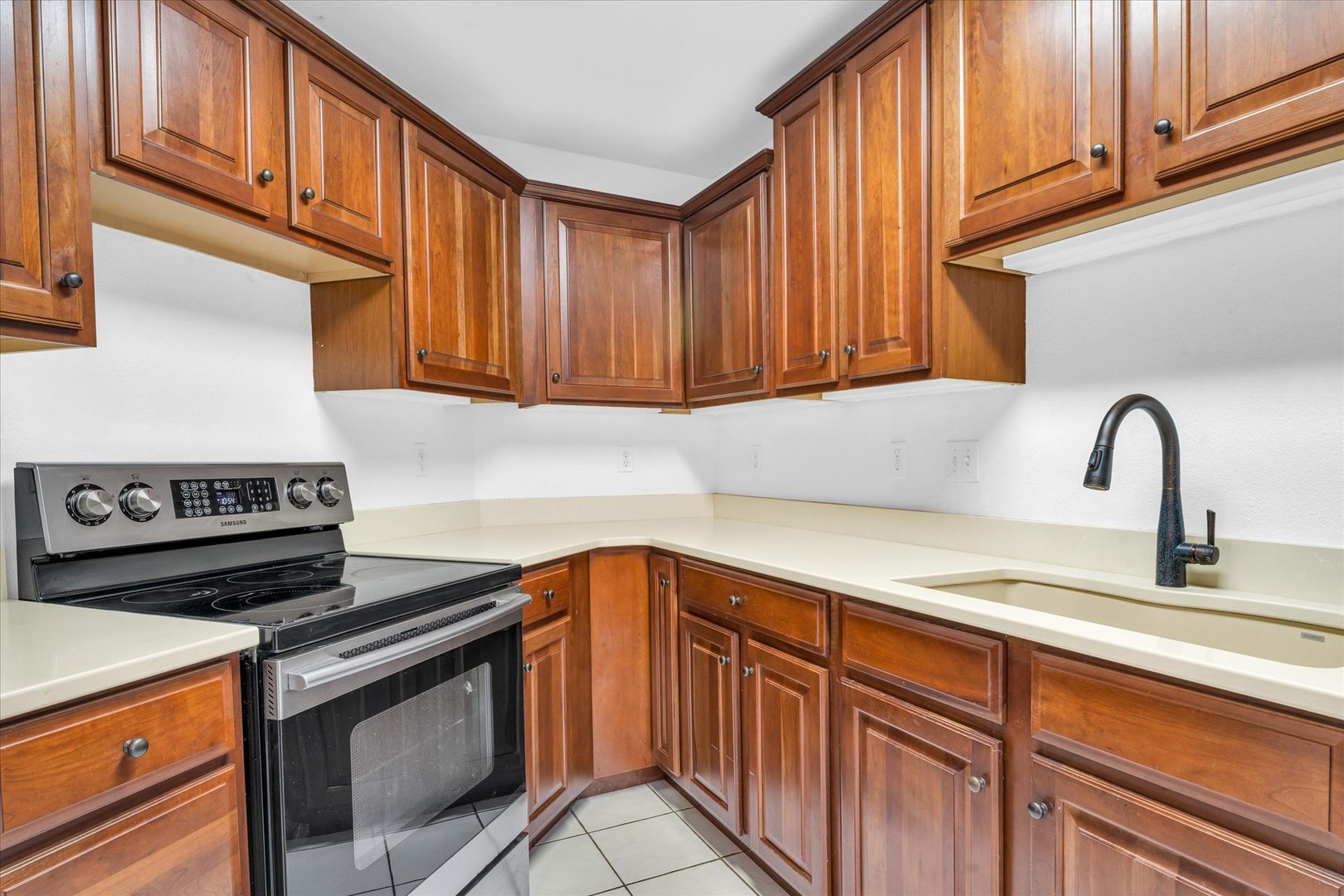320 Wiley Court, Unit 320 Rantoul, IL 61866 - Photo 10 of 32 Gallery Image 10