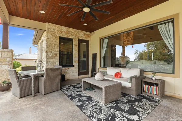 $989,900 | 415 Copper, New Braunfels, TX 78132