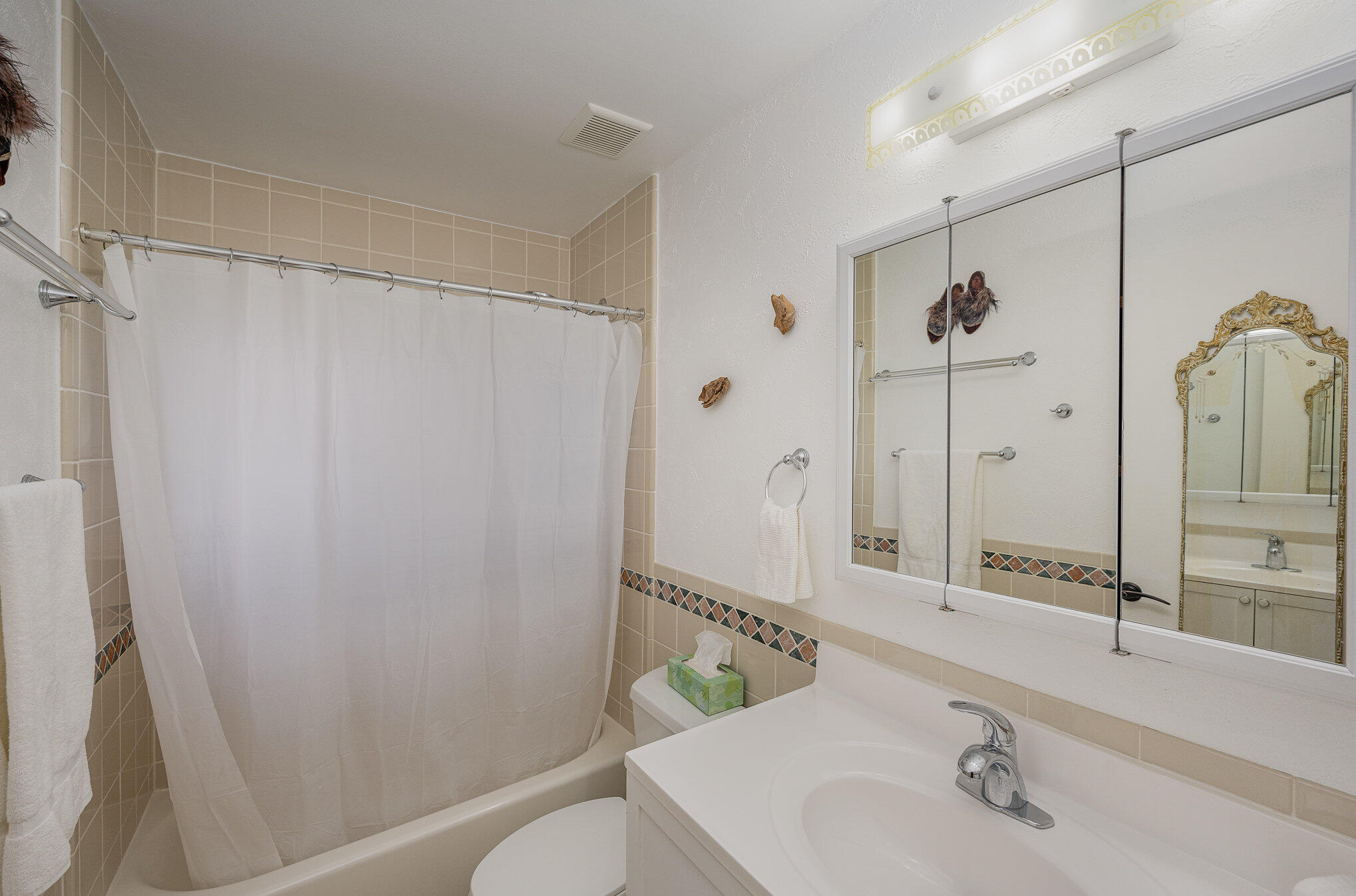 1562 Creel Road Northeast Palm Bay, FL 32905 - Photo 17 of 23 Bathroom 2