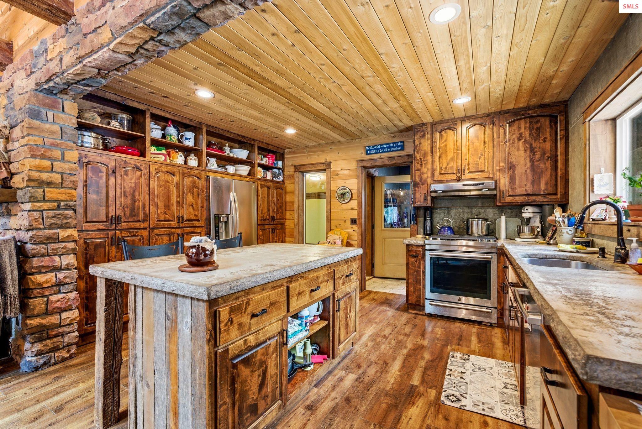 384 Earl Lane Road Bonners Ferry, ID 83805 - Photo 9 of 60