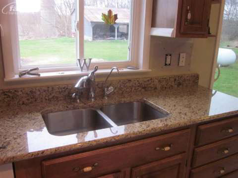 8705 Beard Road Byron, MI 48418 - Photo 6 of 21 20398630-5.JPG