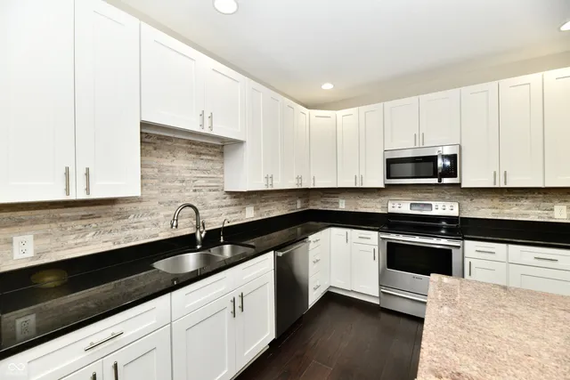 $2,599 | 8555 One W Drive, Unit 212, Indianapolis, IN 46260