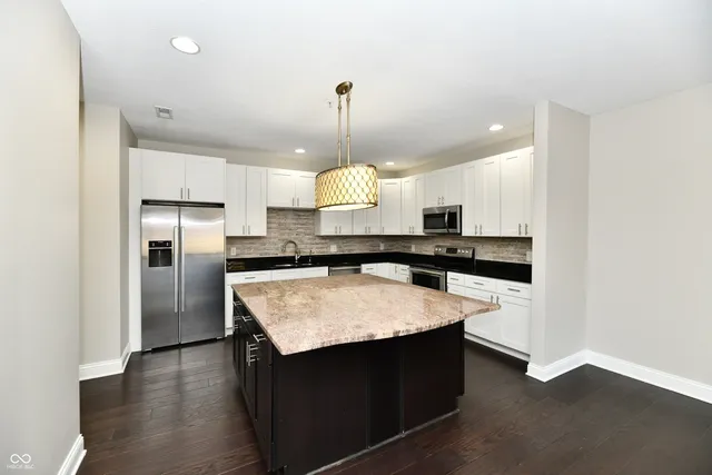 $2,599 | 8555 One W Drive, Unit 212, Indianapolis, IN 46260