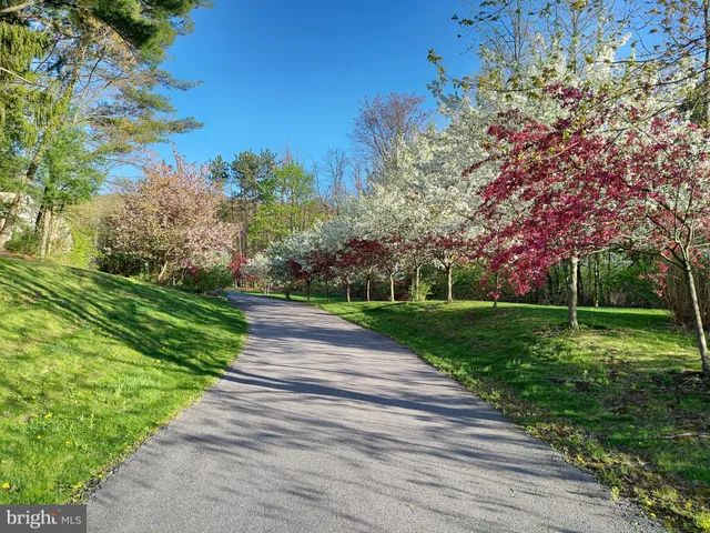 $860,000 | 120 Meadowview Drive, State College, PA 16801