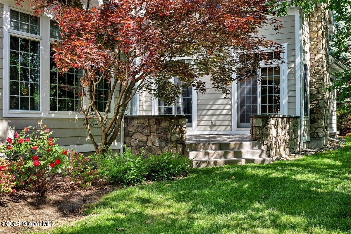 7 East Ridge Road Colonie, NY 12211 - Photo 9 of 12 12-P1147388
