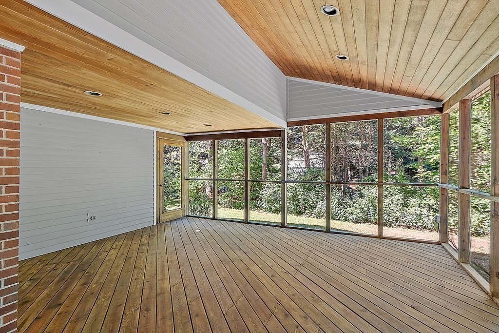 31 Saddle Club Road Lexington, MA 02420 - Photo 16 of 41 Gallery Image 16