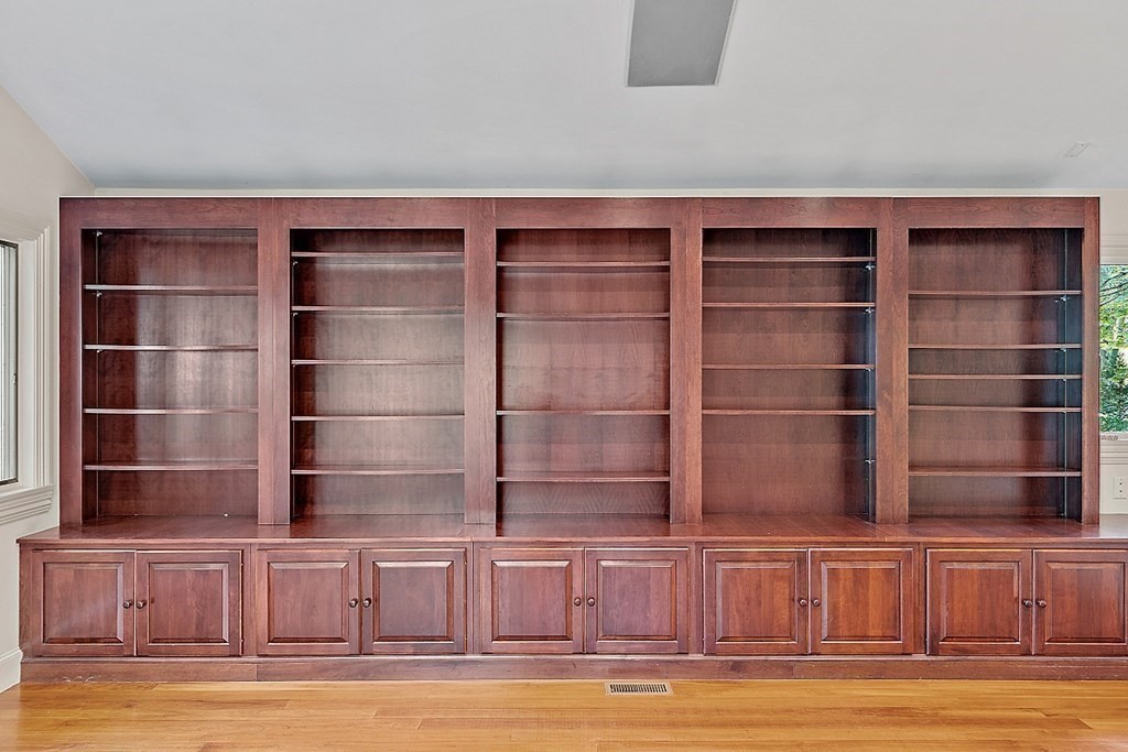 31 Saddle Club Road Lexington, MA 02420 - Photo 25 of 41 Gallery Image 25