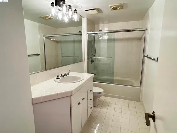 $5,395 | 650 Chestnut Street, San Francisco, CA 94133