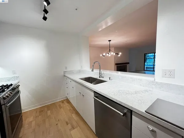 $5,395 | 650 Chestnut Street, San Francisco, CA 94133