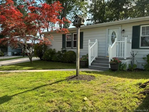 $320,000 | 1661 Old Country Road, Unit 466, Riverhead, NY 11901