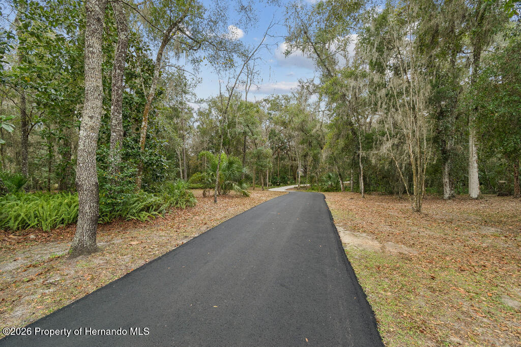 26262 Lake Lindsey Road Brooksville, FL 34601 - Photo 12 of 53 41570_695c7df61a87b_01.06.2026_image-12