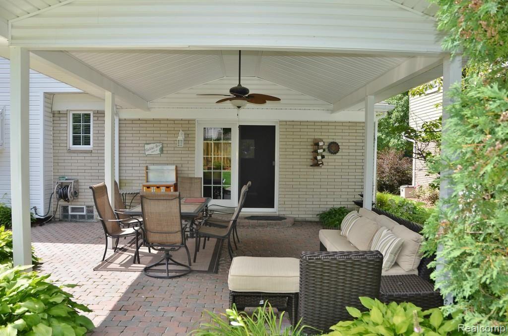19519 Coachwood Road Riverview, MI 48193 - Photo 8 of 42 DSC_5580.jpg