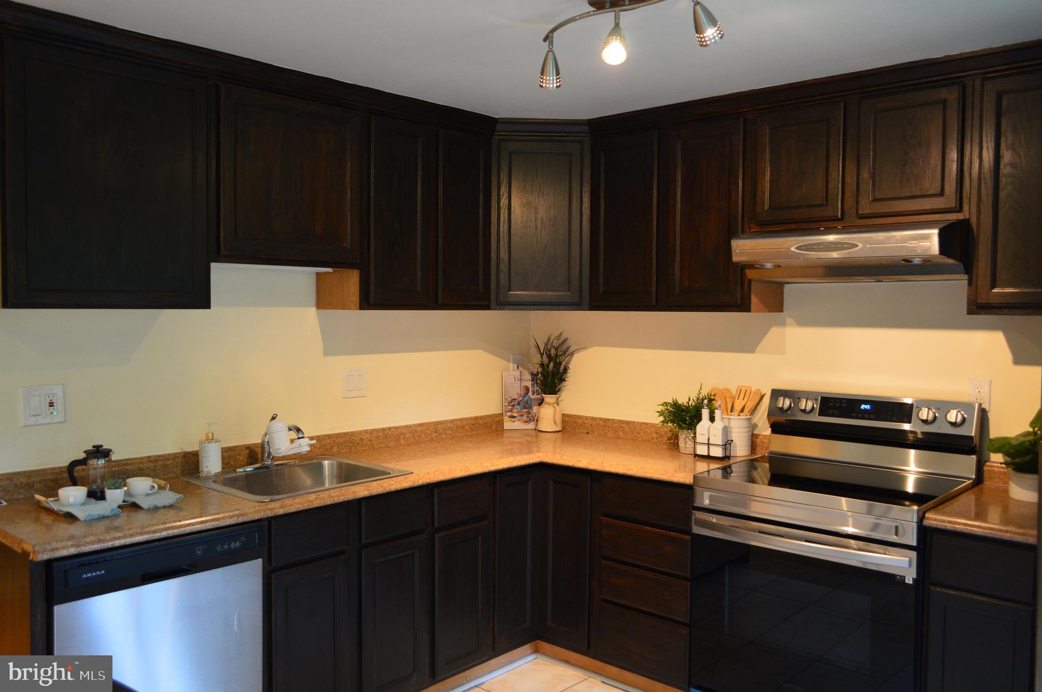10749 Lester Street Silver Spring, MD 20902 - Photo 7 of 38