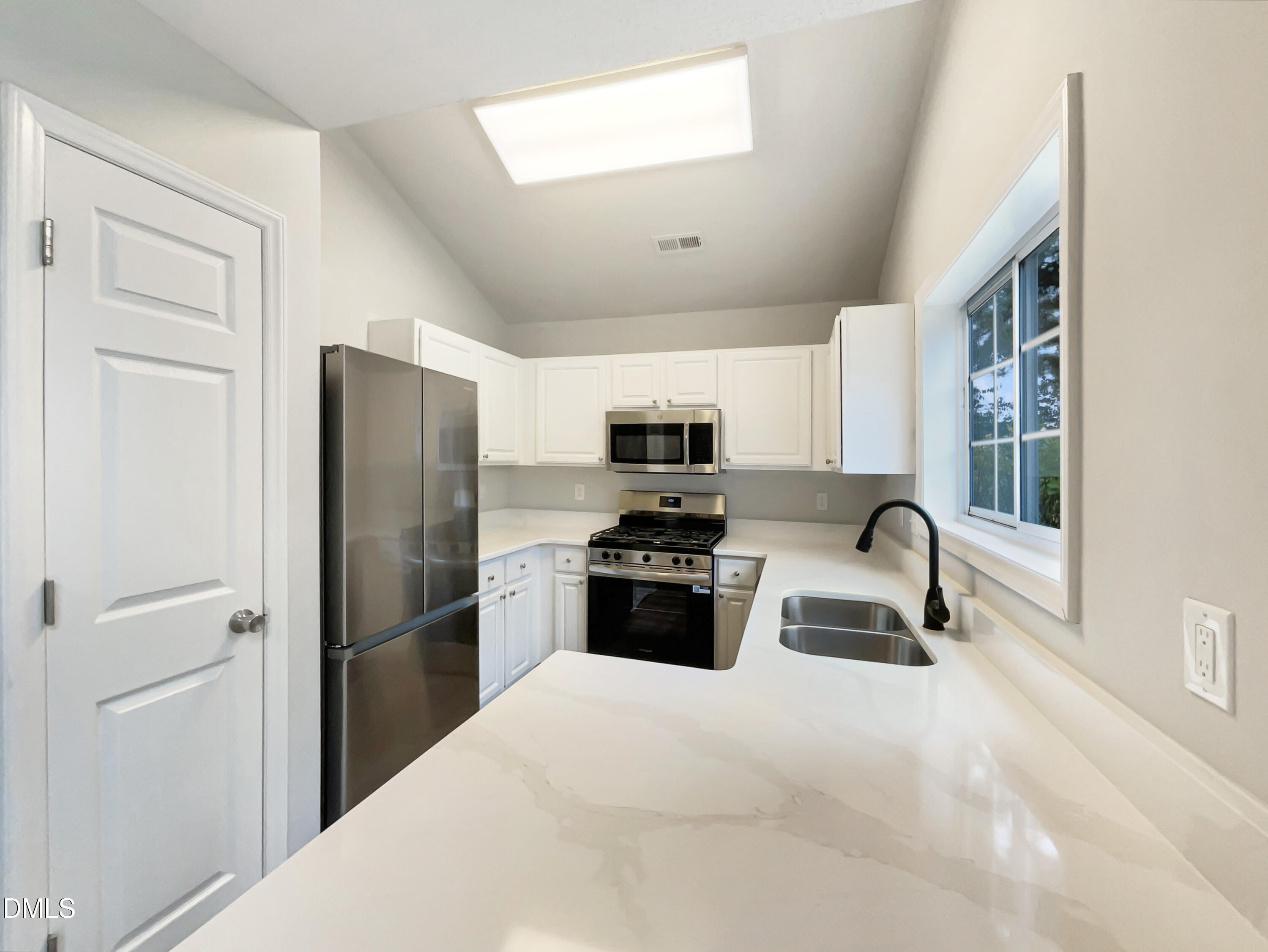 1340 Beacon Village Drive Raleigh, NC 27604 - Photo 11 of 22 listing_10