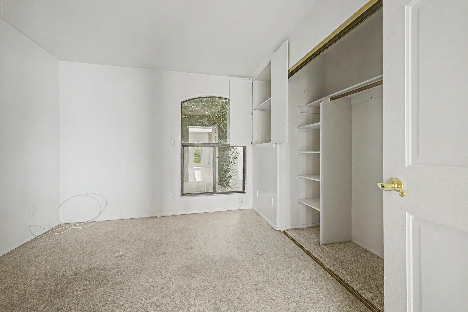 5736 North 25th Street Phoenix, AZ 85016 - Photo 36 of 59 an empty room with windows