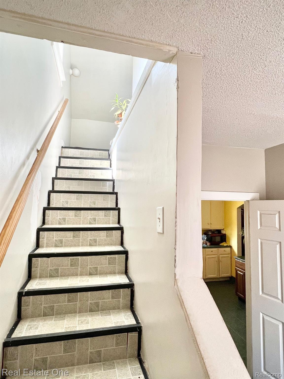 4511 Springwells Street Detroit, MI 48210 - Photo 11 of 18 STAIRCASE