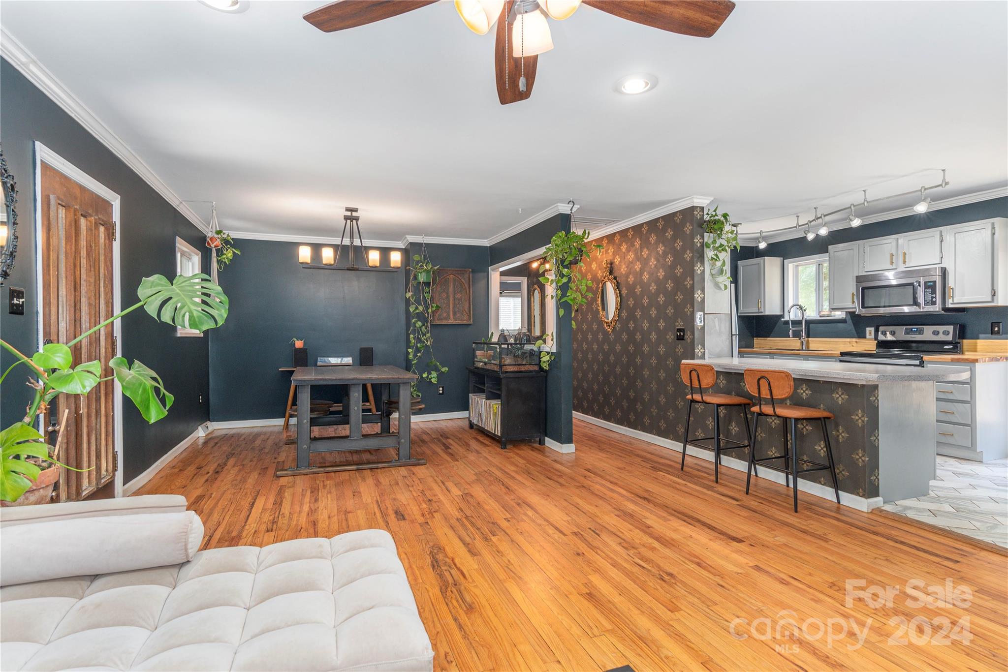 142 Ridge Cross Road Asheville, NC 28805 - Photo 11 of 19 Gallery Image 11