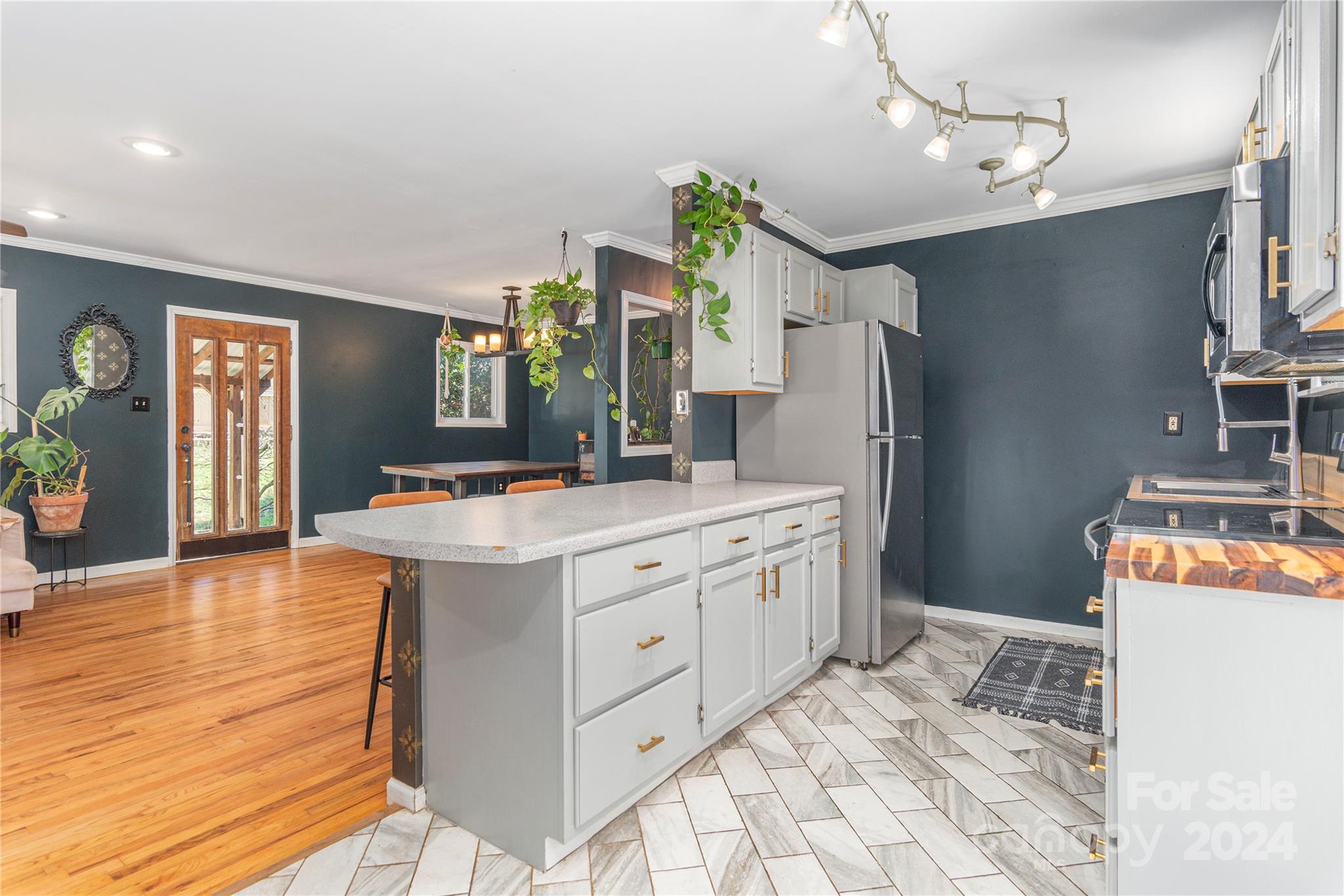 142 Ridge Cross Road Asheville, NC 28805 - Photo 15 of 19 Gallery Image 15