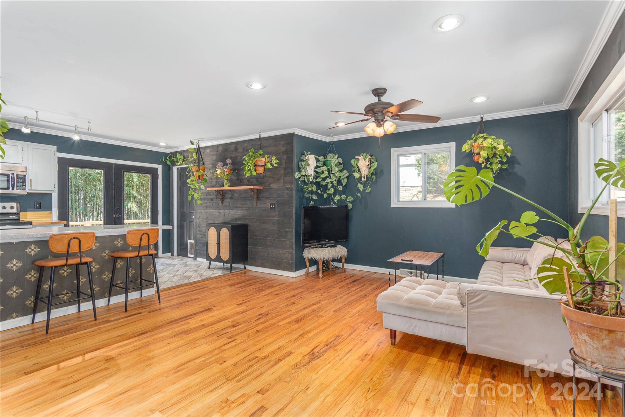 142 Ridge Cross Road Asheville, NC 28805 - Photo 9 of 19 Gallery Image 9