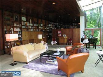 4119-43 Apalogen Road Philadelphia, PA 19129 - Photo 5 of 12 Living Room