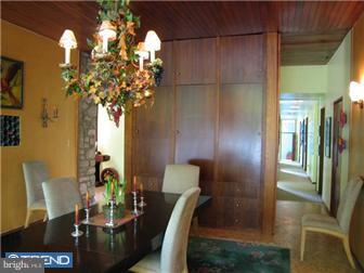 4119-43 Apalogen Road Philadelphia, PA 19129 - Photo 7 of 12 Dining Room