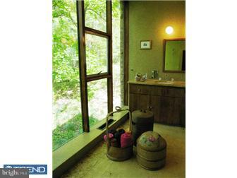 4119-43 Apalogen Road Philadelphia, PA 19129 - Photo 10 of 12 Bathroom
