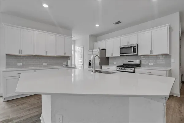 $2,425 | 10633 Defender Trail, Austin, TX 78754