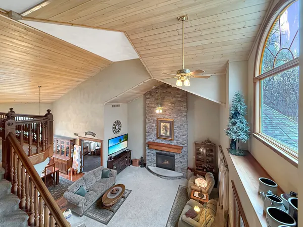 $650,000 | 11307 Timber Lane, Lena, IL 61048