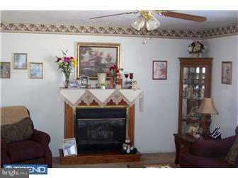 545 Flock Road Hamilton Square, NJ 08690 - Photo 2 of 12 Living Room