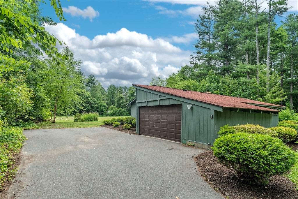 7 Moss Lane Amherst, MA 01002 - Photo 5 of 42 Gallery Image 5