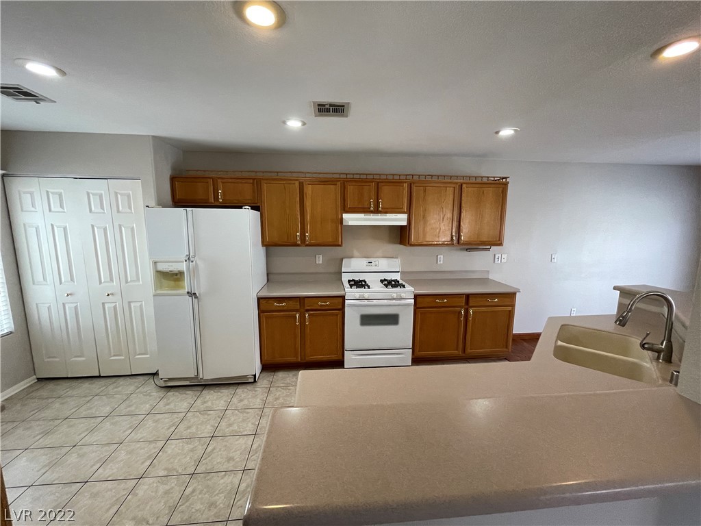 712 Salt Flats Circle Henderson, NV 89011 - Photo 10 of 31