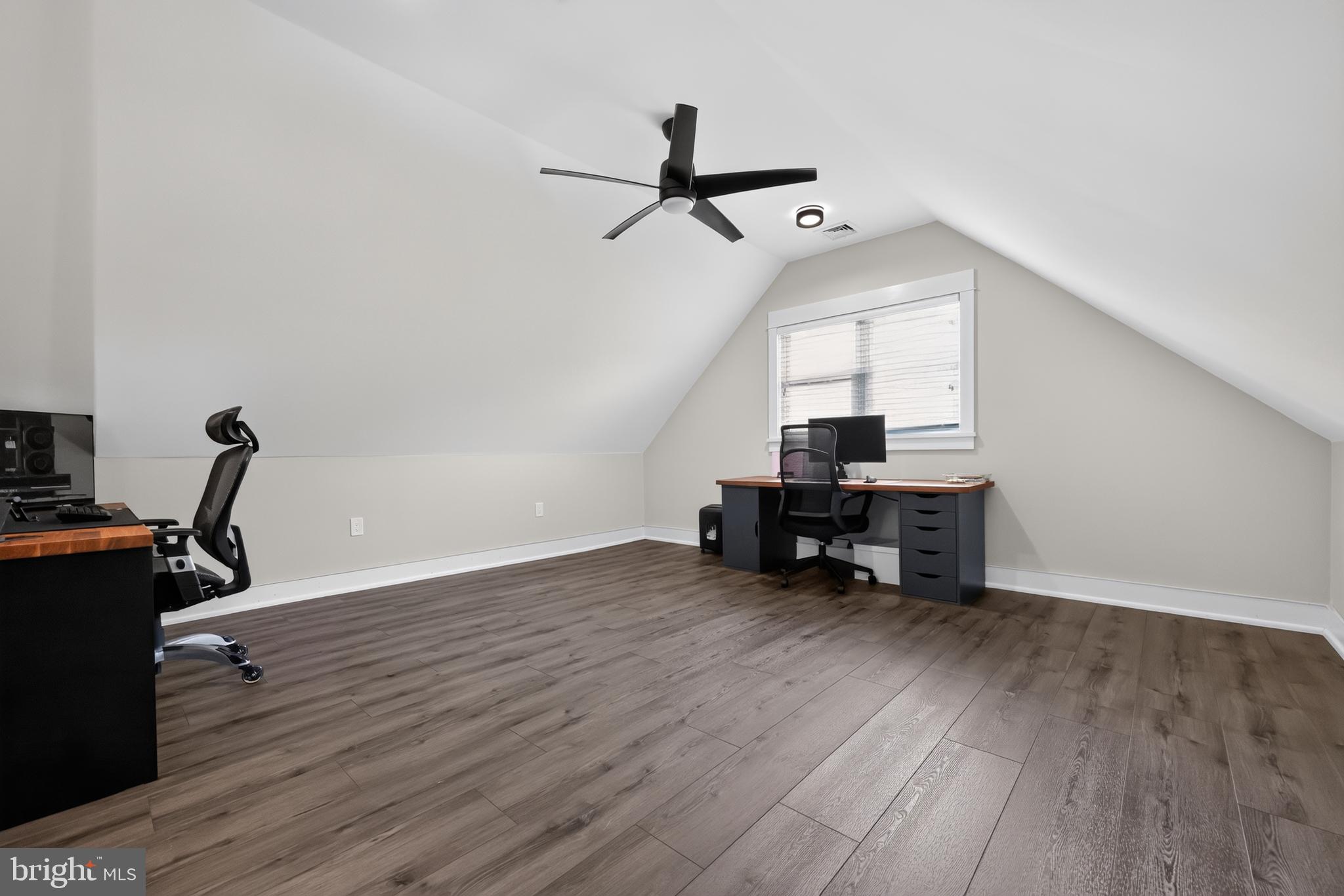 50 Middle Road Levittown, PA 19056 - Photo 24 of 29