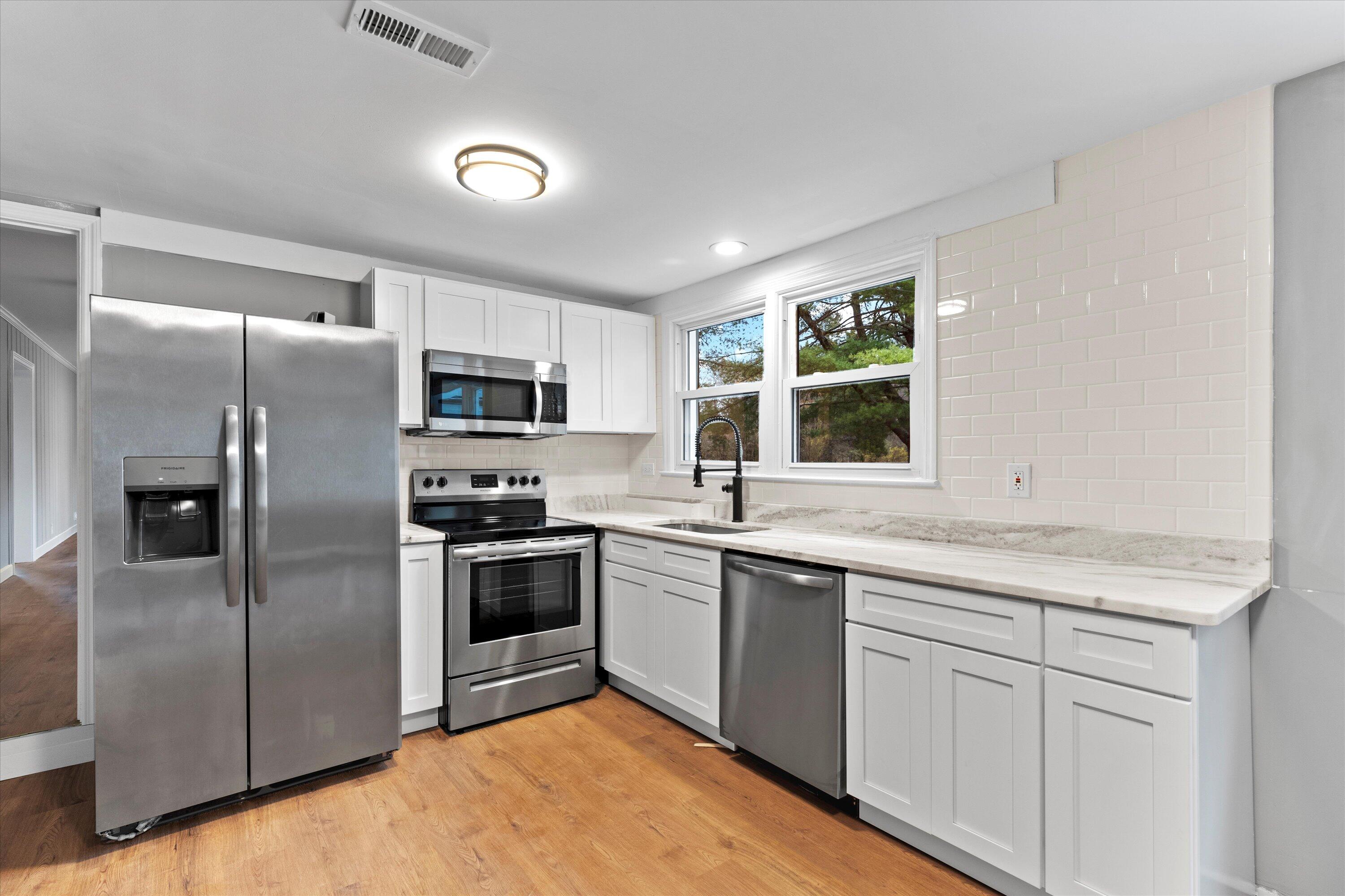 1706 Varner Road Hixson, TN 37343 - Photo 5 of 17 Kitchen