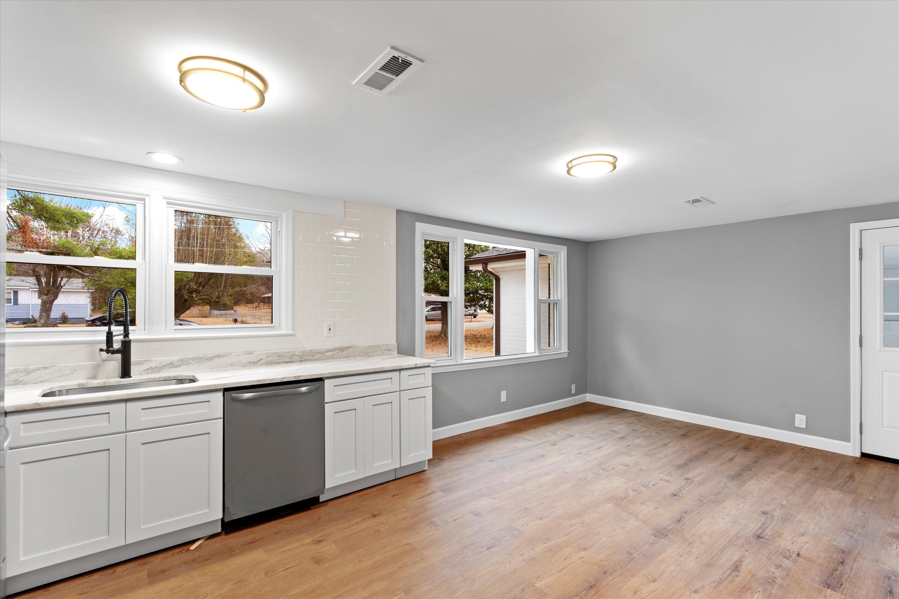 1706 Varner Road Hixson, TN 37343 - Photo 6 of 17 Kitchen and Breakfast knook
