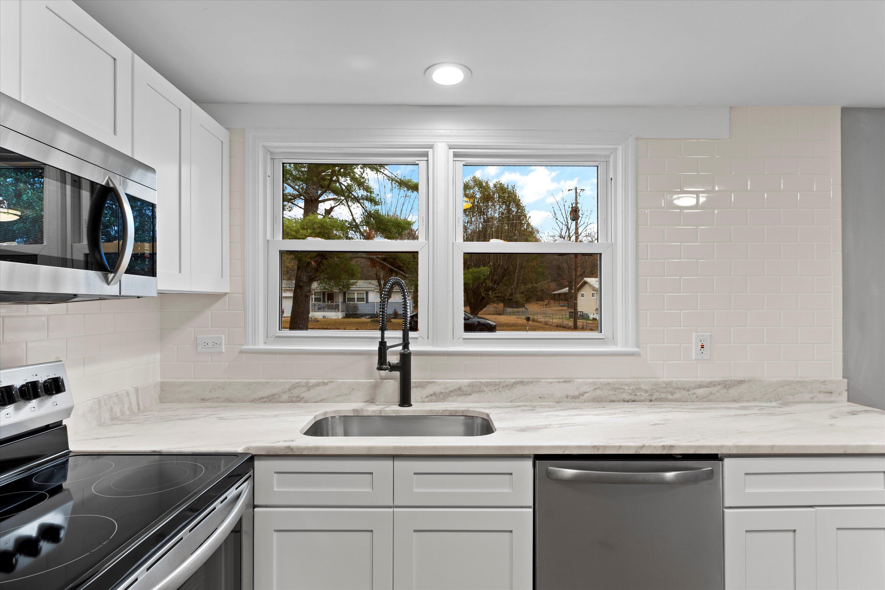 1706 Varner Road Hixson, TN 37343 - Photo 7 of 17 Gorgeous Kitchen with a view!