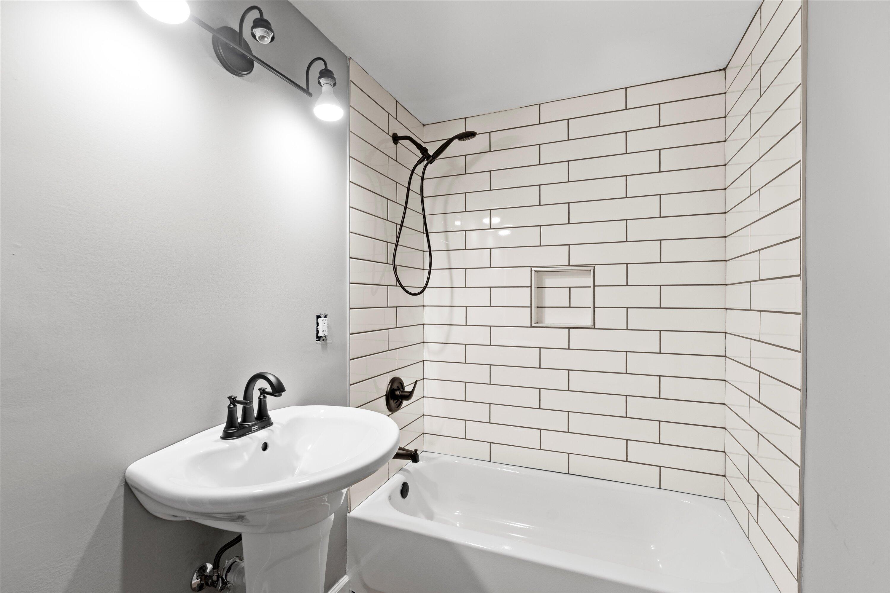 1706 Varner Road Hixson, TN 37343 - Photo 10 of 17 Master Bath