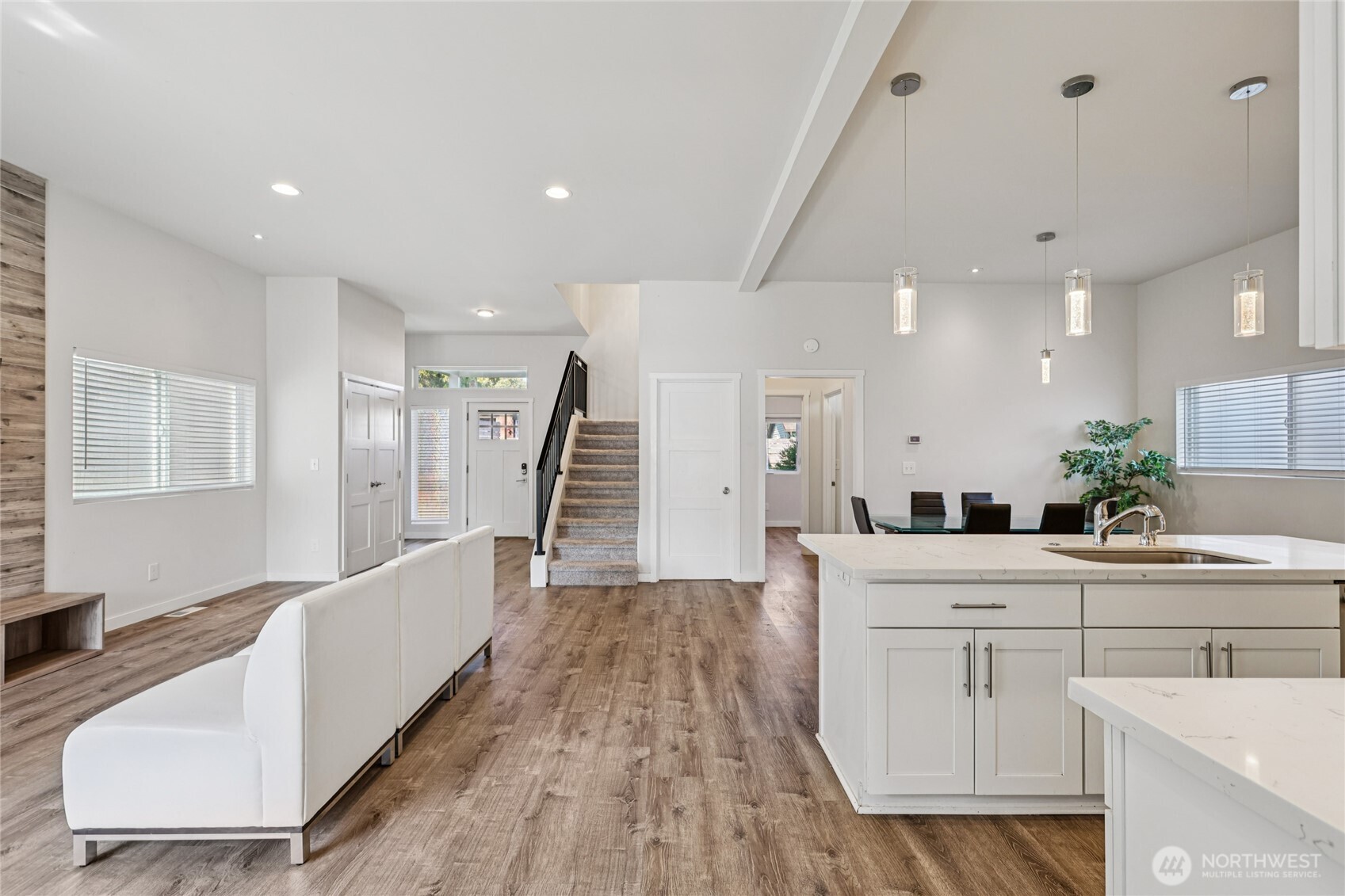 7724 16th Avenue Southwest Seattle, WA 98106 - Photo 11 of 35
