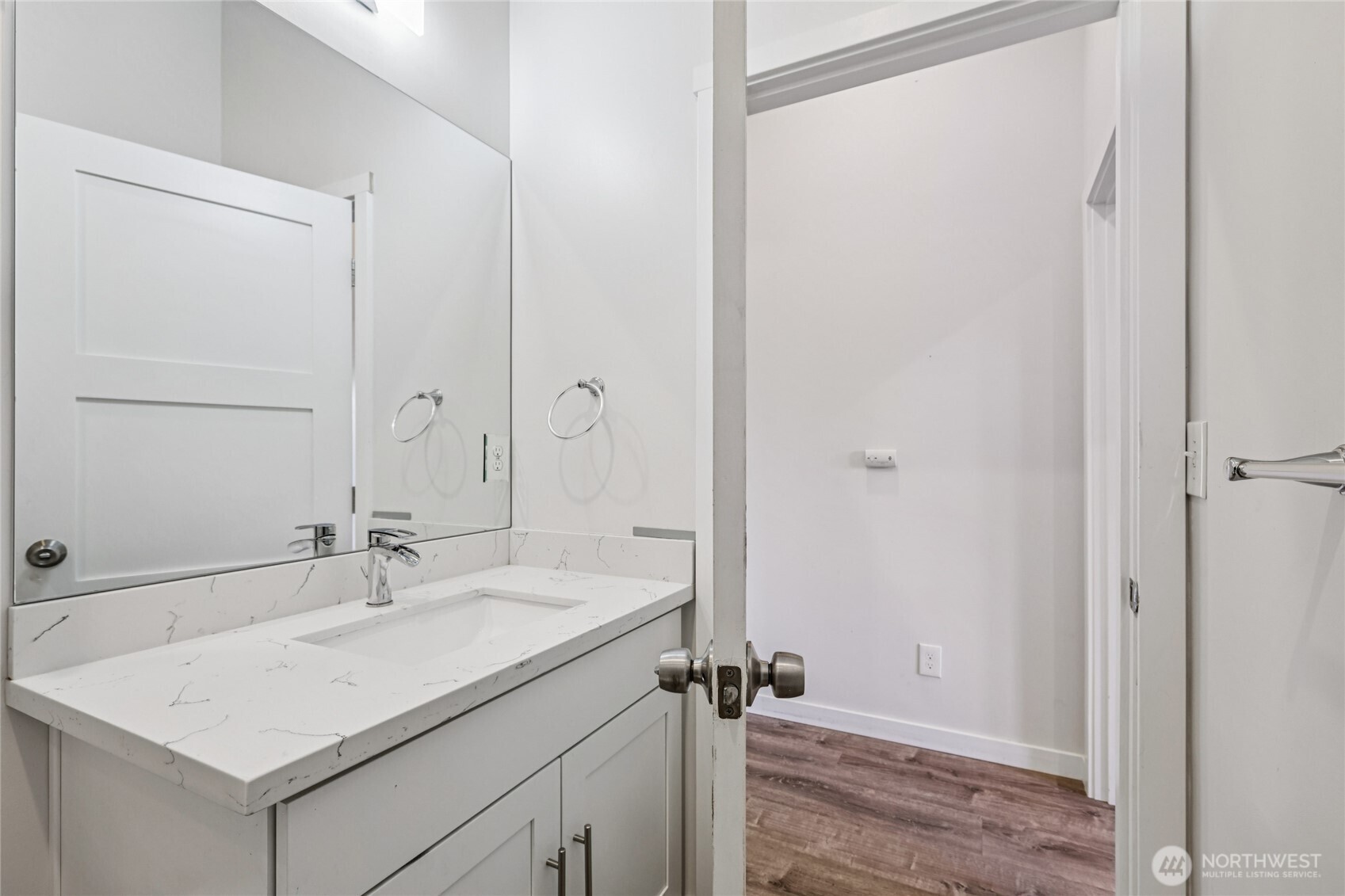 7724 16th Avenue Southwest Seattle, WA 98106 - Photo 13 of 35