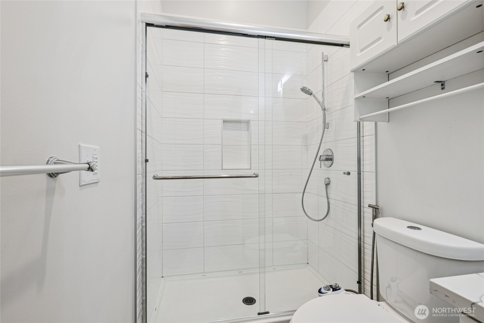 7724 16th Avenue Southwest Seattle, WA 98106 - Photo 14 of 35